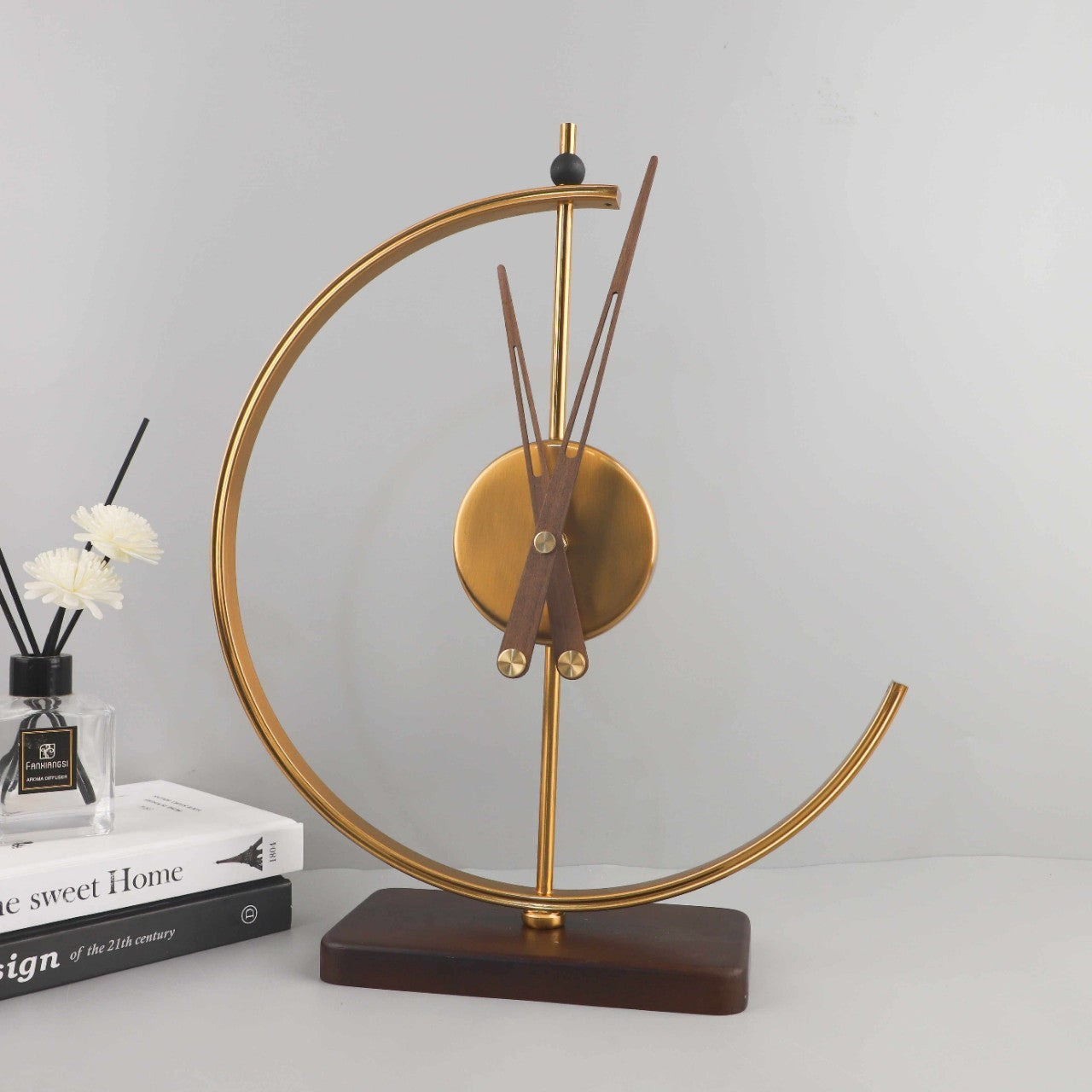European Entry Lux Advanced Sense Desk Clock