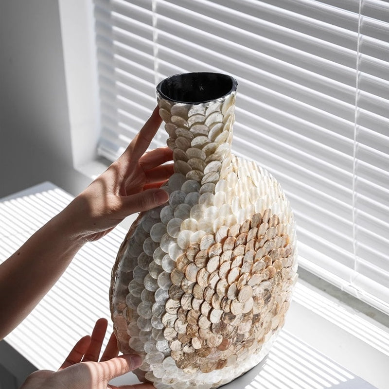 French Entry Lux Golden Shell Art Vase